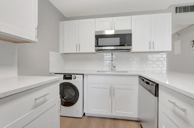 Building Photo - 296 Fanshaw H Rental