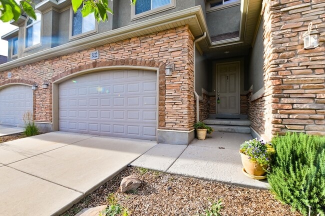 3422 W Mount Cortina Way