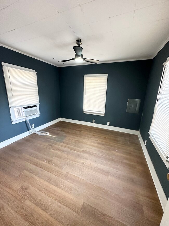 Photo - 207 Lacobie St