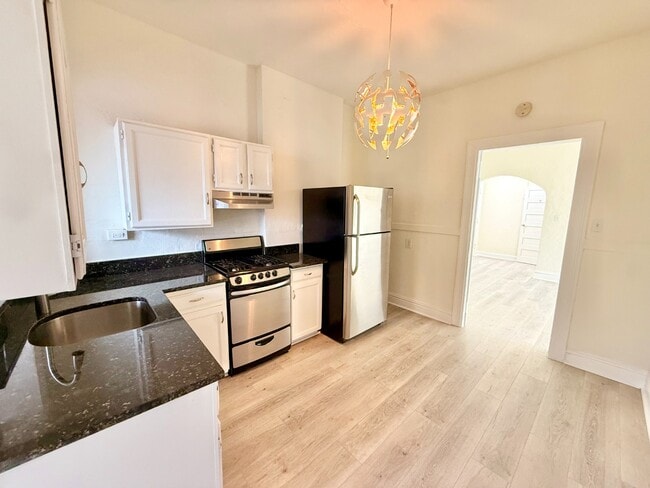 Photo - Gorgeous 1 Bed 1 Bath Denver Apartment in Capitol Hill! Available NOW! Unit 7