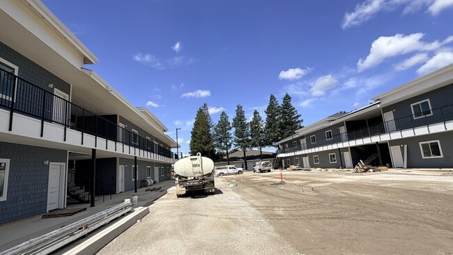 Building Photo - 3600 Dale Rd Unit 1