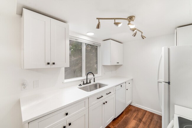 Photo - 3914 S Regal St