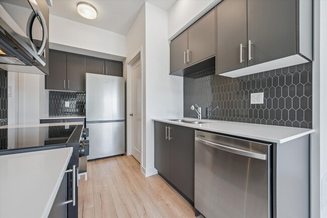 Photo - 950 St David St N