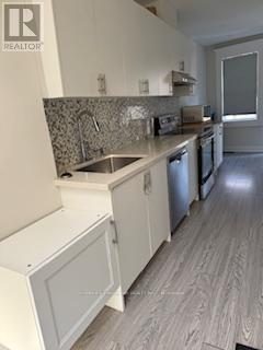 Photo - 2615 Yonge St