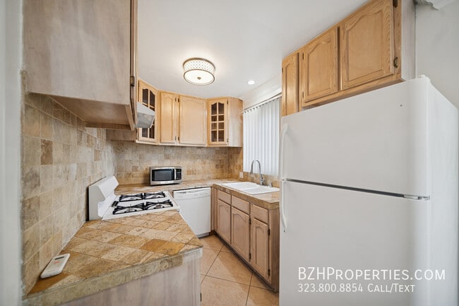 Photo - 710 Westmount Dr Unit A