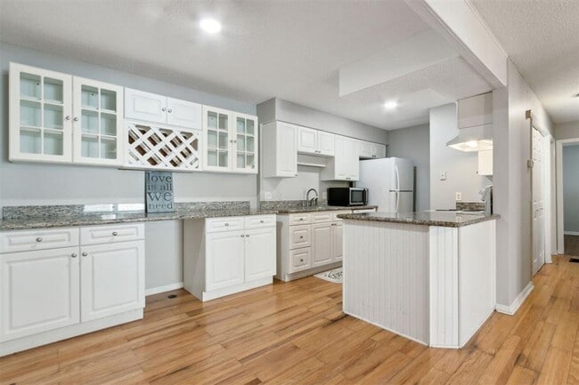 Photo - 2724 Forest Ridge Dr