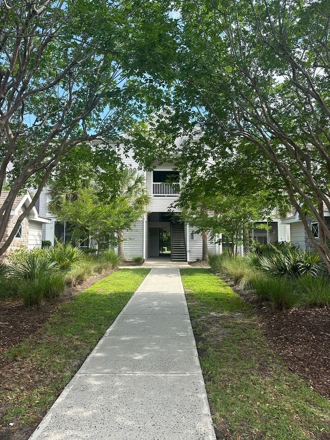 Lovely 2-bedroom, 2-bath condo available f... - Lovely 2-bedroom, 2-bath condo available f...