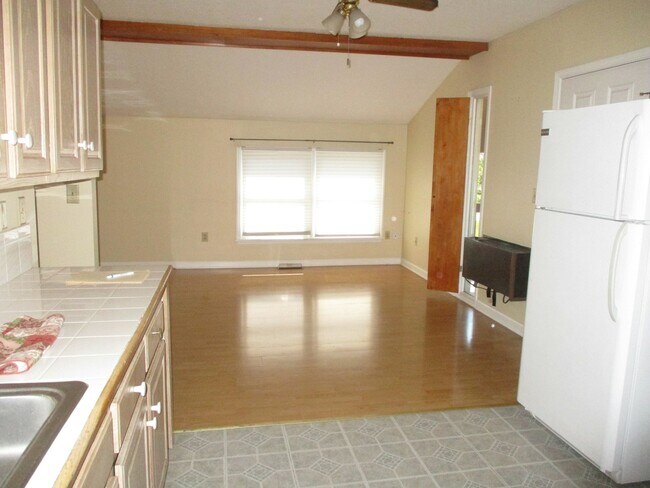 100 Johnson Ave Unit 1
