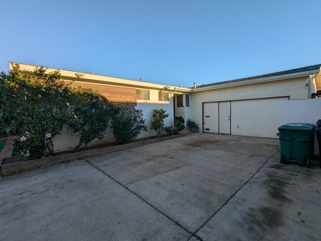 Photo - 7287 Arillo St