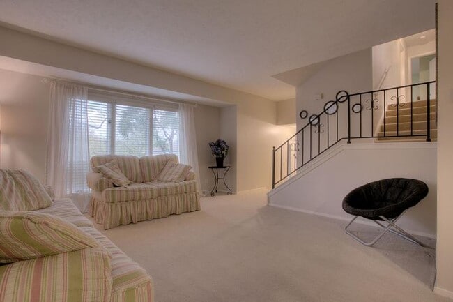 Photo - 307 Marian Ave