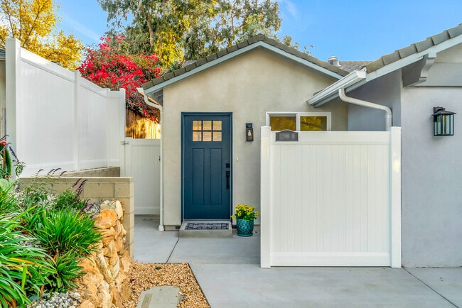 Building Photo - 1288 Uppingham Dr