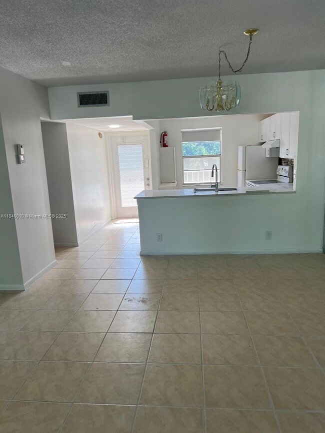 Photo - 1015 Country Club Dr Unit 302