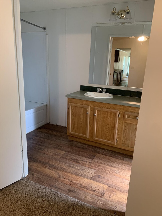 Photo - 600 Davis Cir