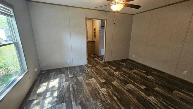 Photo - 2320 E MacArthur Rd