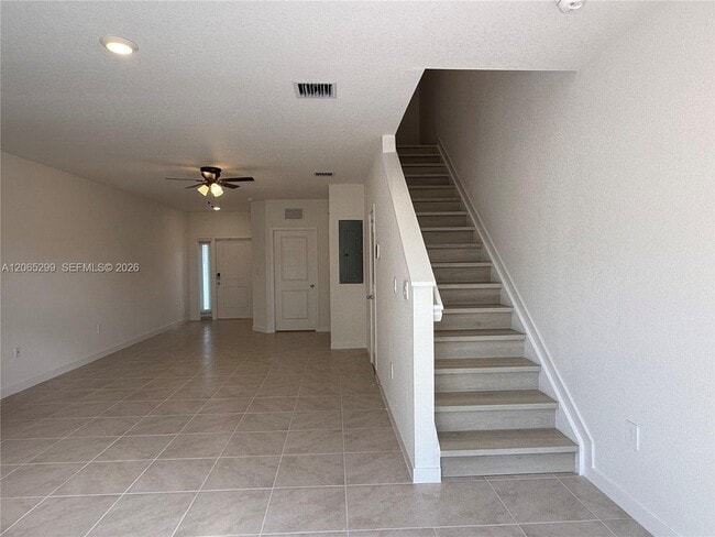 Photo - 540 NE 1st St