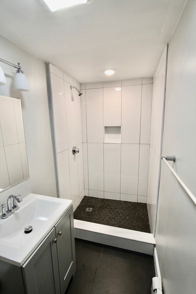 Photo - 248 Cross St Unit 1