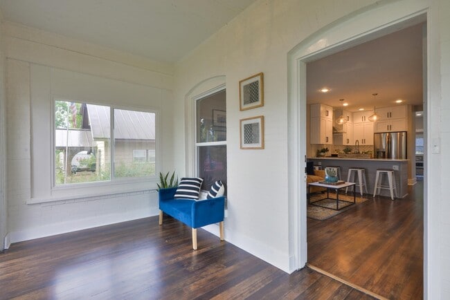 Photo - Beautifully remodeled 3 Bedroom Bungalow in Old Town