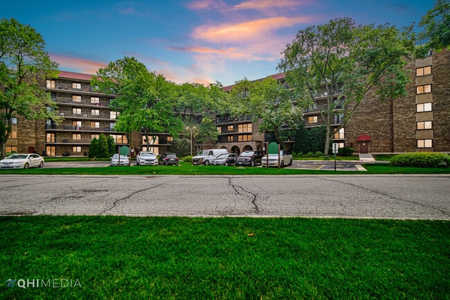 Building Photo - 111 S Baybrook Dr Unit 214
