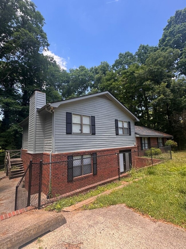 Building Photo - 1120 Sweetwater Cir Unit 1122