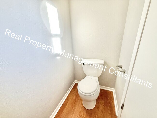 Photo - Updated 3-Bedroom Townhome Live Deposit Free with Obligo