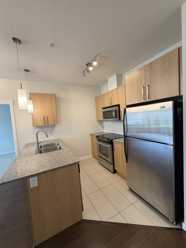 Photo - 2943-2943 Nelson Pl