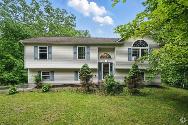 Building Photo - 2067 NY-211 Rental