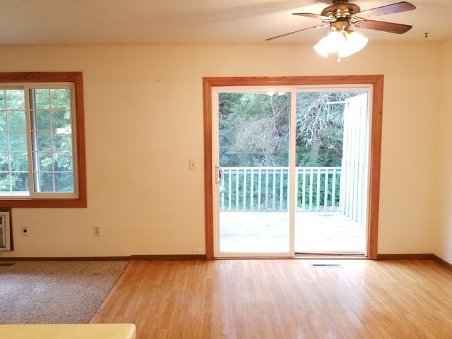 Photo - 220 Leighton Dr