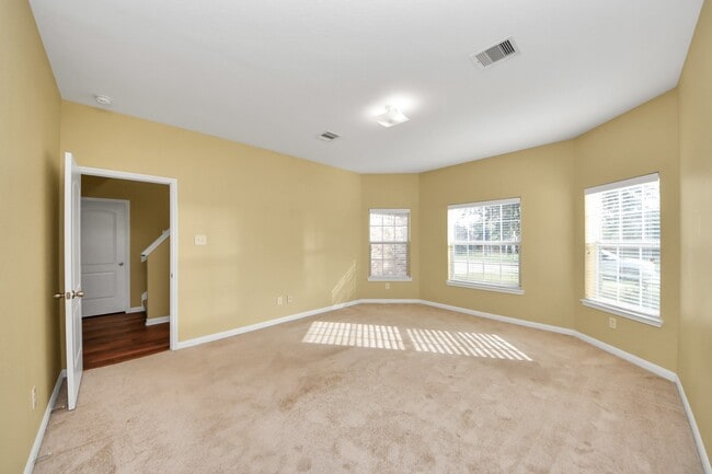 Photo - 6915 Primrose Rd