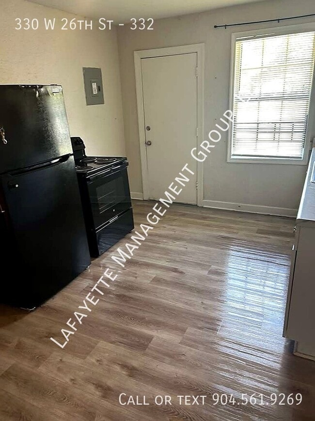 Photo - 330 W 26th St Unidad 332