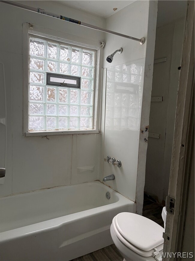 Photo - 1839 Michigan Ave