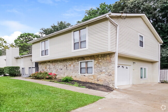Building Photo - 2360 Ambassador Dr Rental