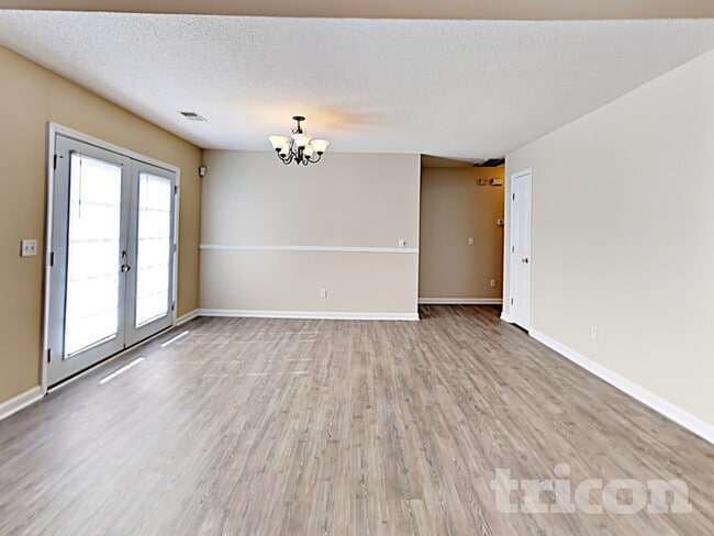 Photo - 1310 May Oak Cir