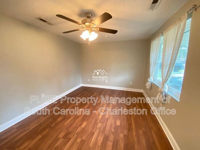 Photo - 371 Furman Ln