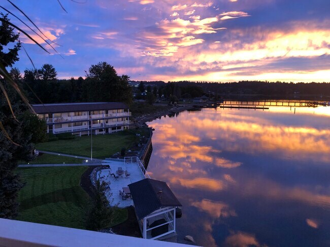 Silverdale Shores