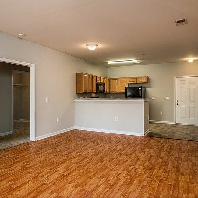 Spencer-Crossing-700x700-5 - Spencer Crossing