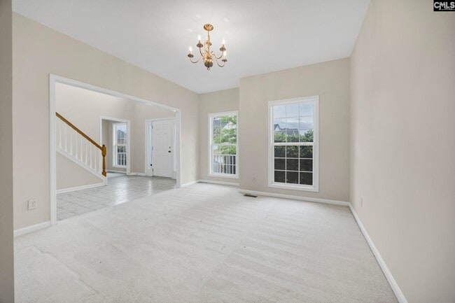 Photo - 109 Cotoneaster Dr