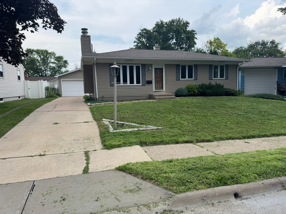 Photo - 2710 Grove St