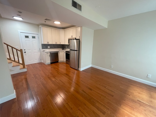 Photo - 211 Onset Ave Unit 5