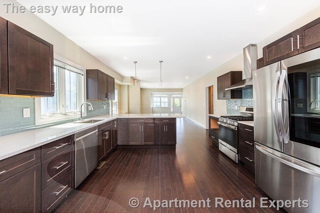 Photo - 120 Jerome St