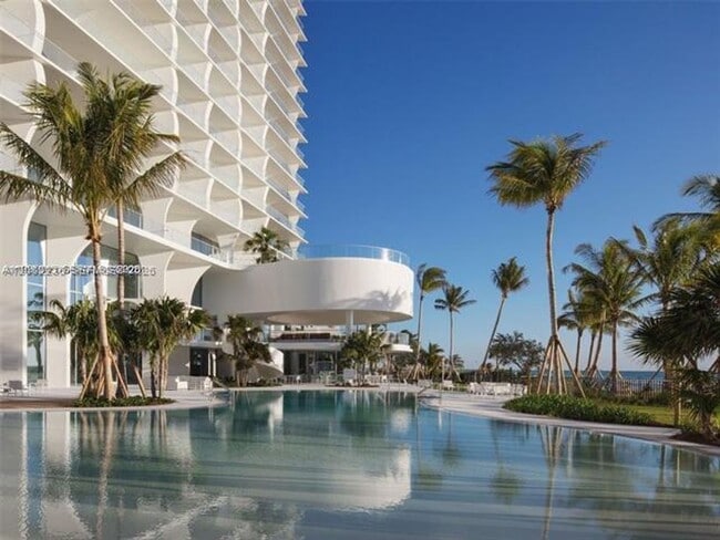 Photo - 16901 Collins Ave
