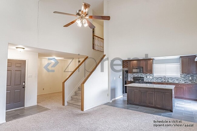 Building Photo - 1929 Pinecrest Dr Rental