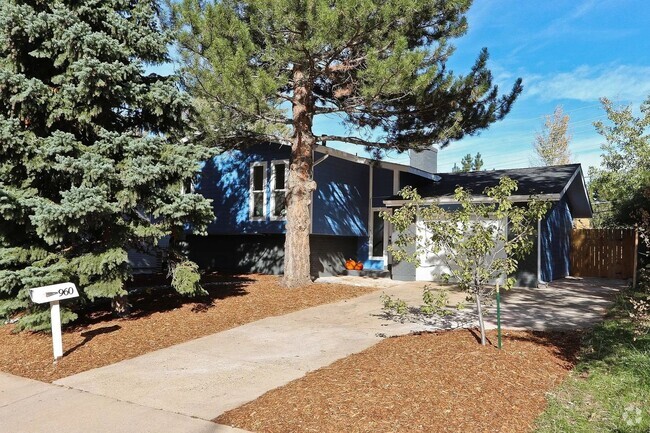 Building Photo - Charming Newly Renovated 4-Bedroom Home in...