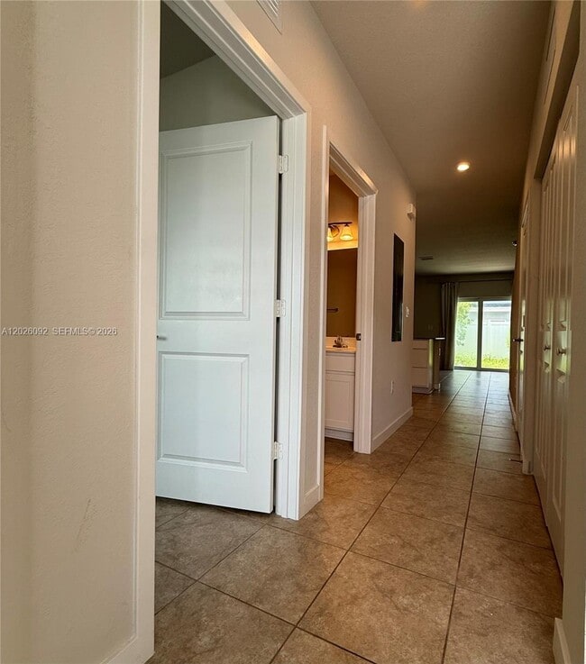 Photo - 1073 NW 5th St