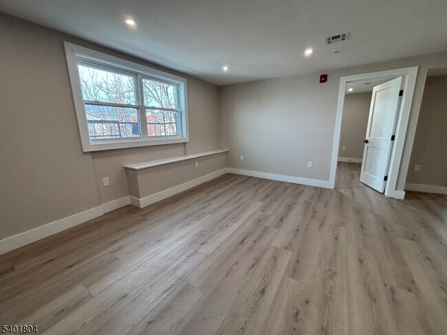 Photo - 136 Elm St Unit 303