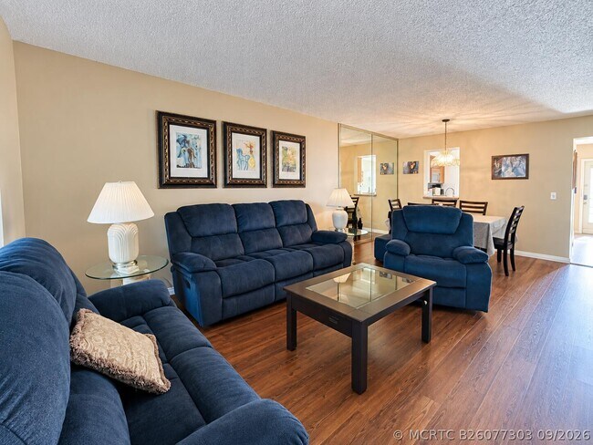 6675 S Oriole Blvd Unit 205