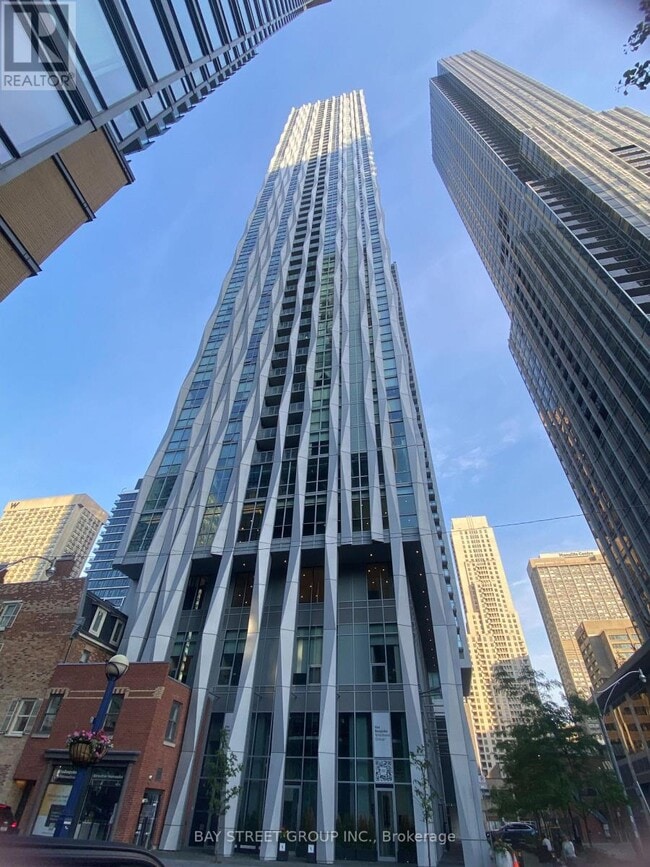 Photo - 1 Yorkville Ave Unit 2811