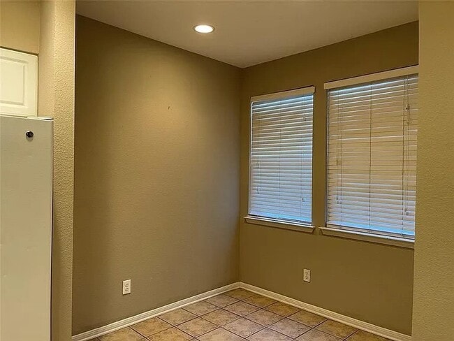 Photo - 63 Scarlet Woods Ct