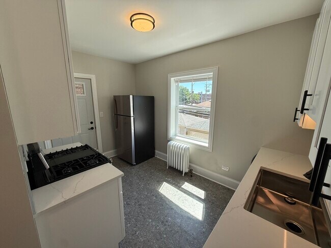Photo - 6416 N Richmond St Unit 3B