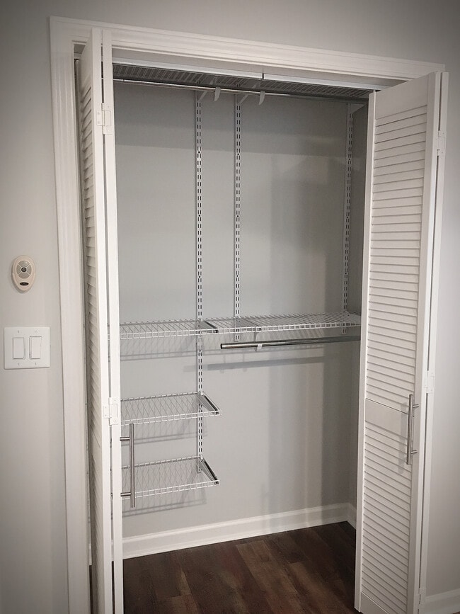 Building Photo - 7542 E 28th St