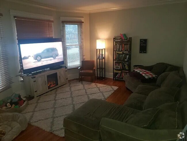 Living Room - 1210 Park Ave Unit 1 Rental